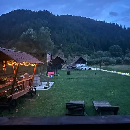 Willa Cabanutze Satic Rucăr Zewnętrze zdjęcie