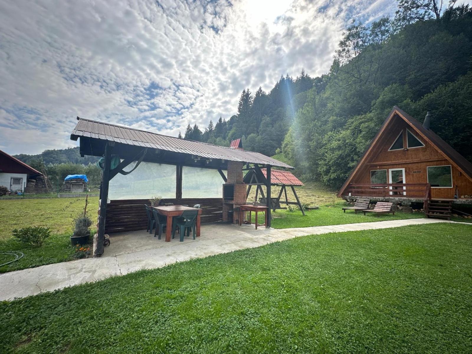 Willa Cabanutze Satic Rucăr Zewnętrze zdjęcie